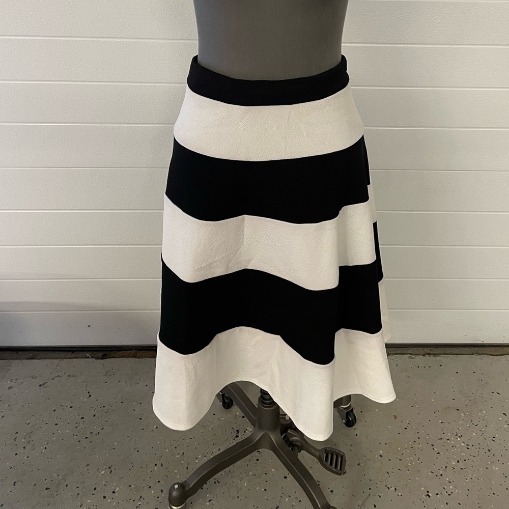 MIDI flare black and white plus size skirt size 3X